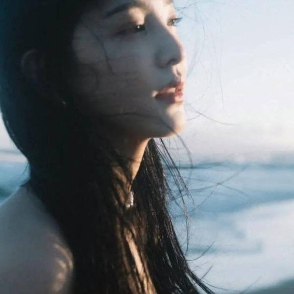 毛衣女郎